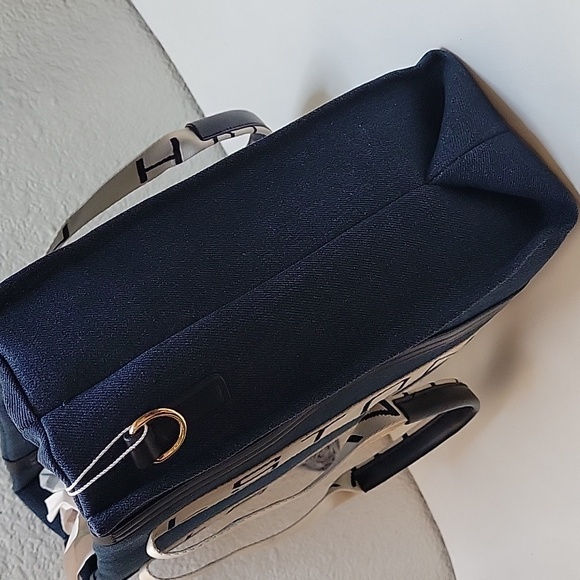 NWT Halston Denim Blue Canvas Tote Bag With Crossbody Strap - Picture 8 of 17